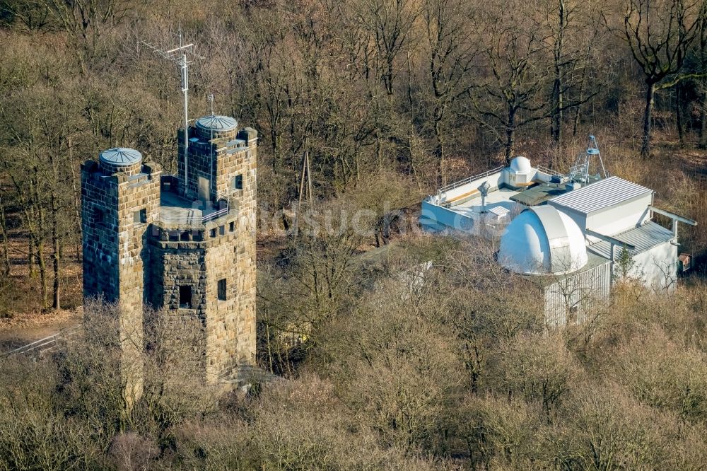 Hagen aus der Vogelperspektive: Observatorium und Planetariums- Kuppelbau- Gebäudekomplex der Volkssternwarte Hagen in Hagen im Bundesland Nordrhein-Westfalen