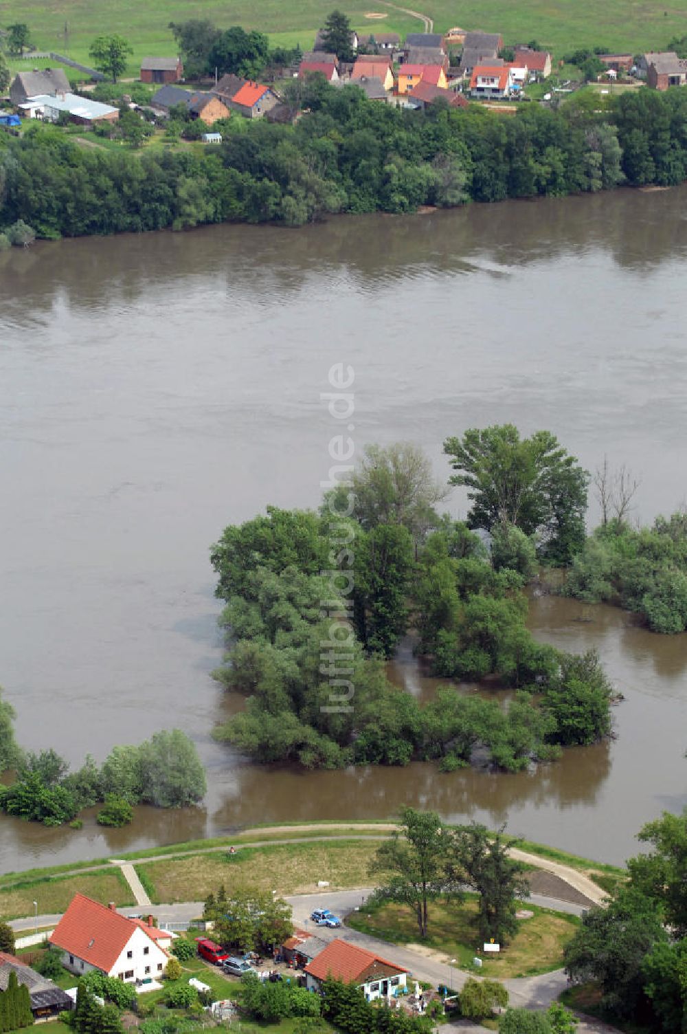 Ziltendorf von oben - Oder Hochwasser bei Ziltendorf in Brandenburg