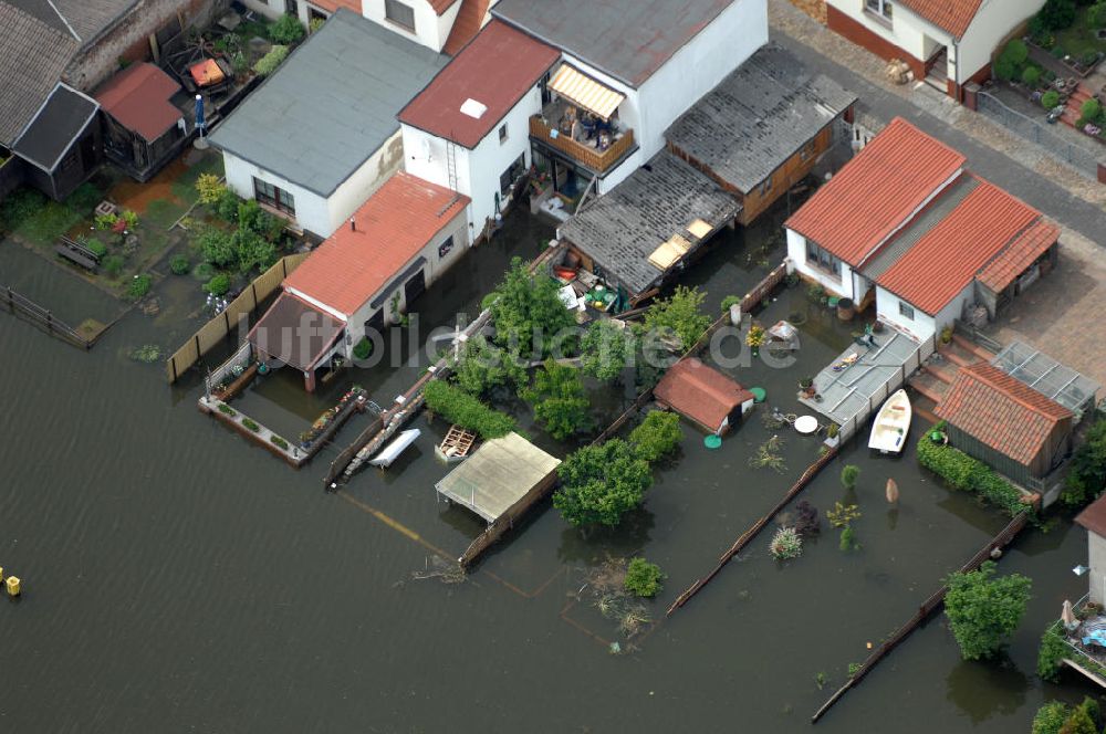 Eisenhüttenstadt aus der Vogelperspektive: Oderhochwasser 2010 in Eisenhüttenstadt im Bundesland Brandenburg