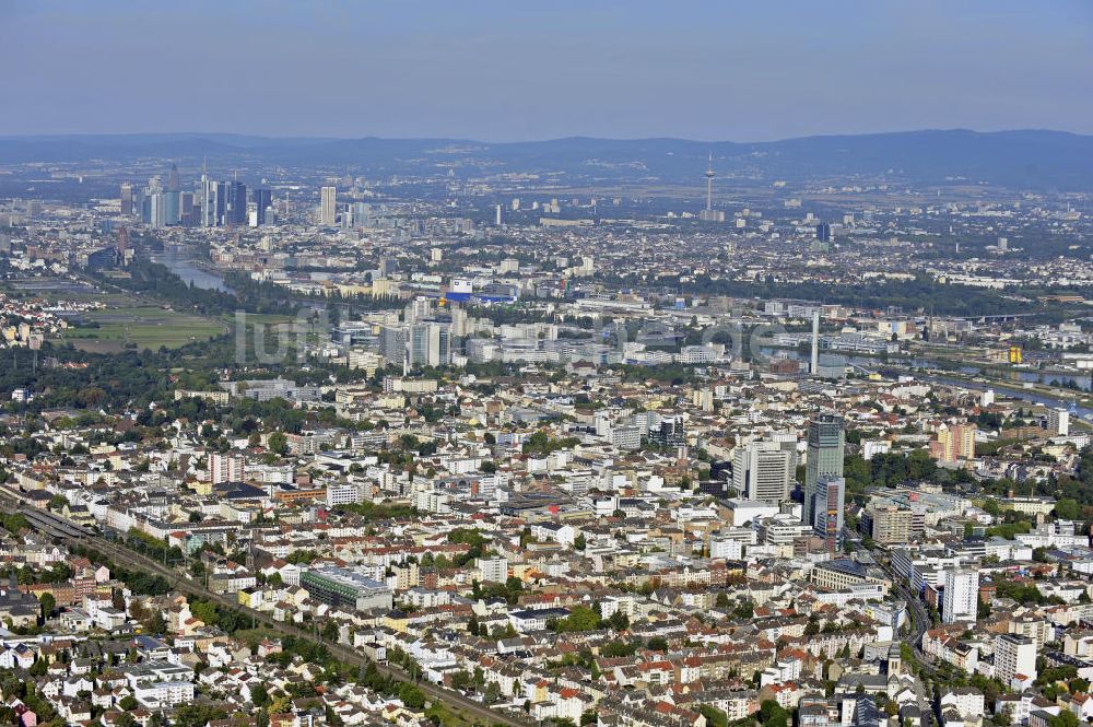 Offenbach aus der Vogelperspektive: Offenbach Stadtansicht