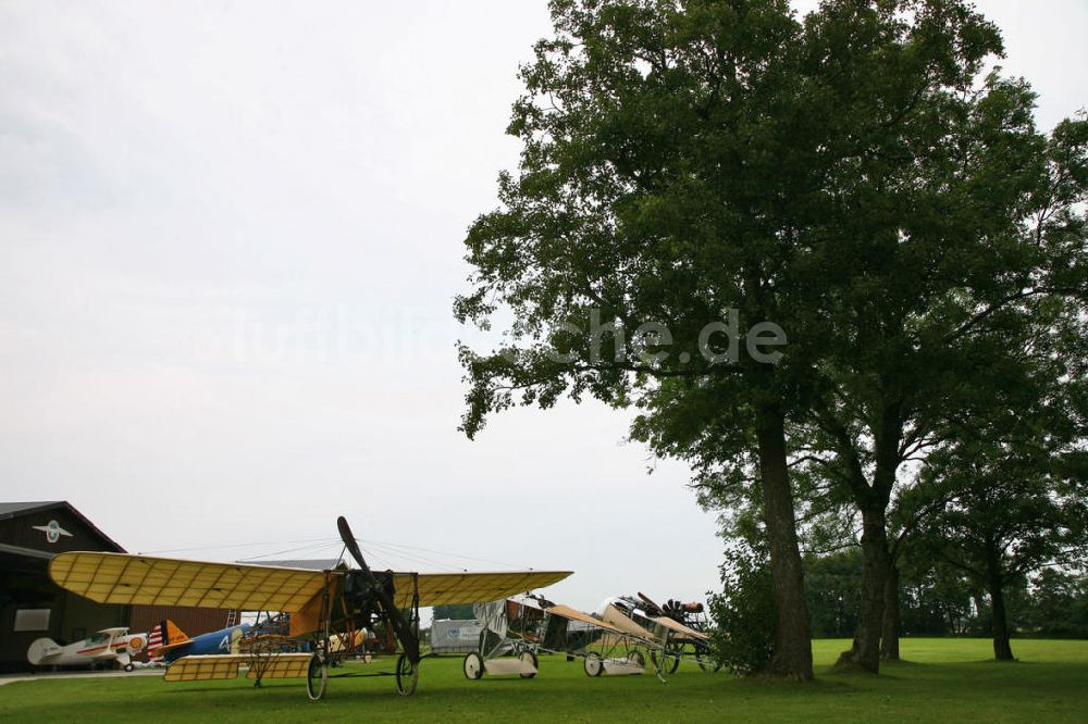 Löberöd aus der Vogelperspektive: Oldtimer Flugzeug Bleriot in Löberöd / Schweden