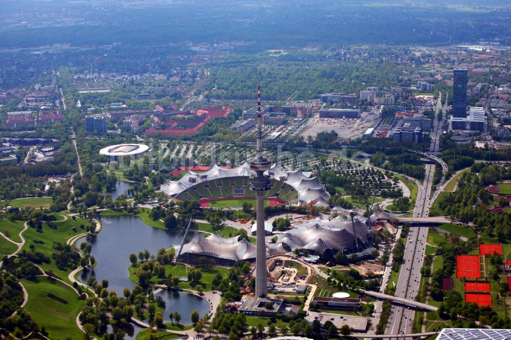 München aus der Vogelperspektive: Olympiapark München im Bundesland Bayern