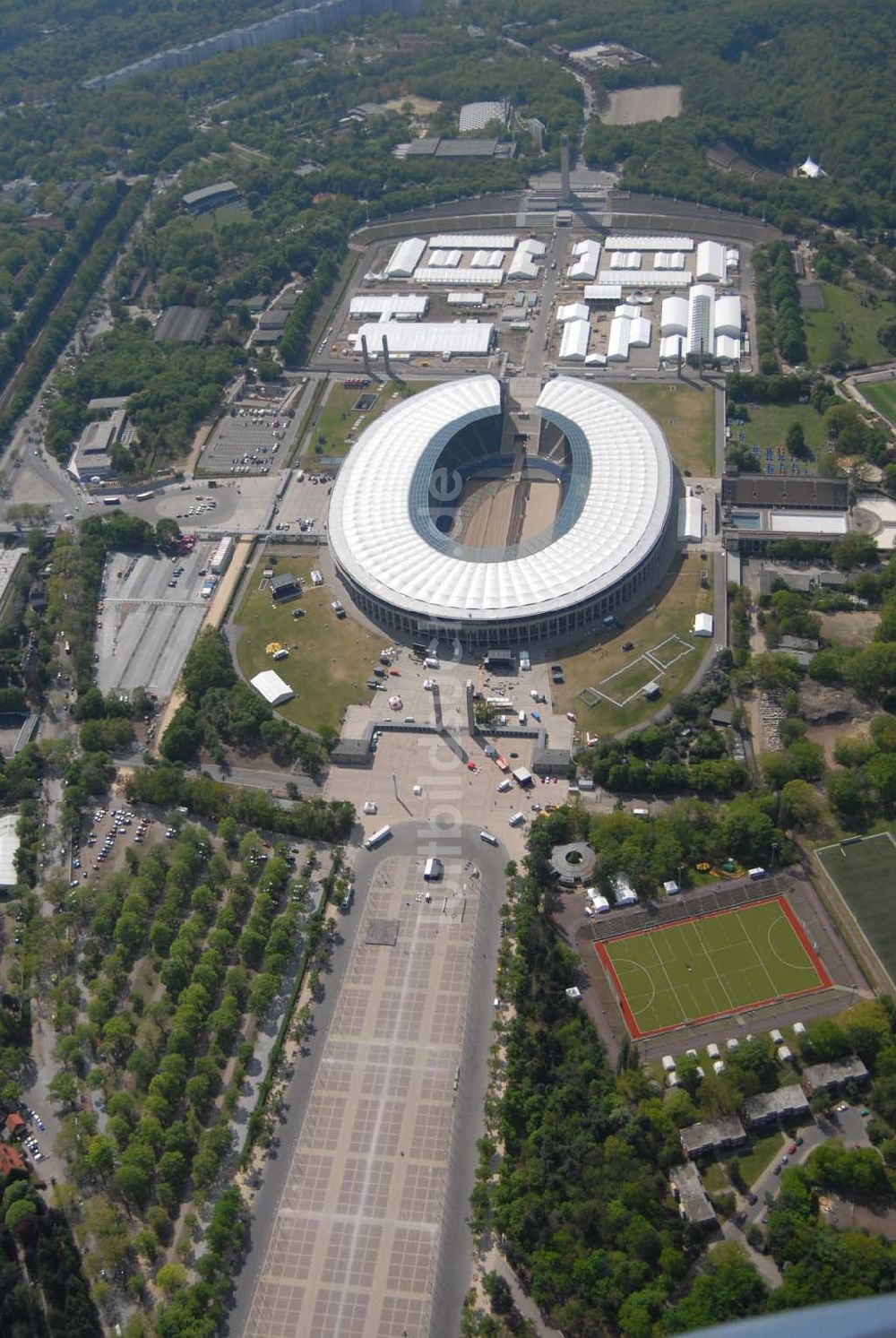 Luftaufnahme Berlin - Olympiastadion Berlin vor der Fußballweltmeisterschaft