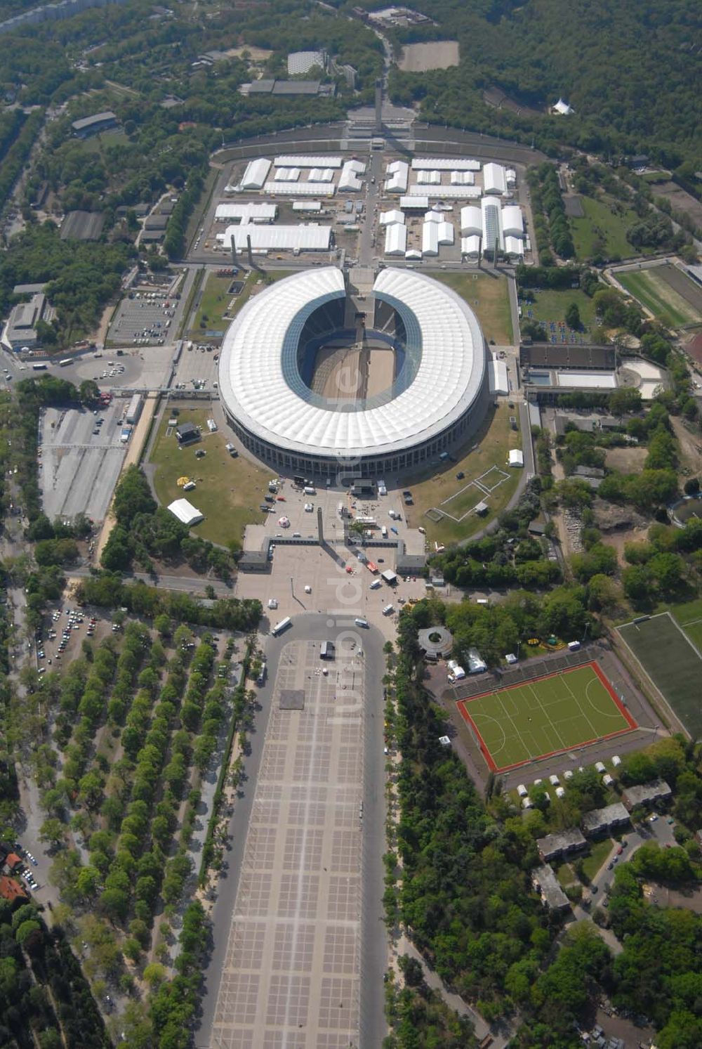 Berlin aus der Vogelperspektive: Olympiastadion Berlin vor der Fußballweltmeisterschaft