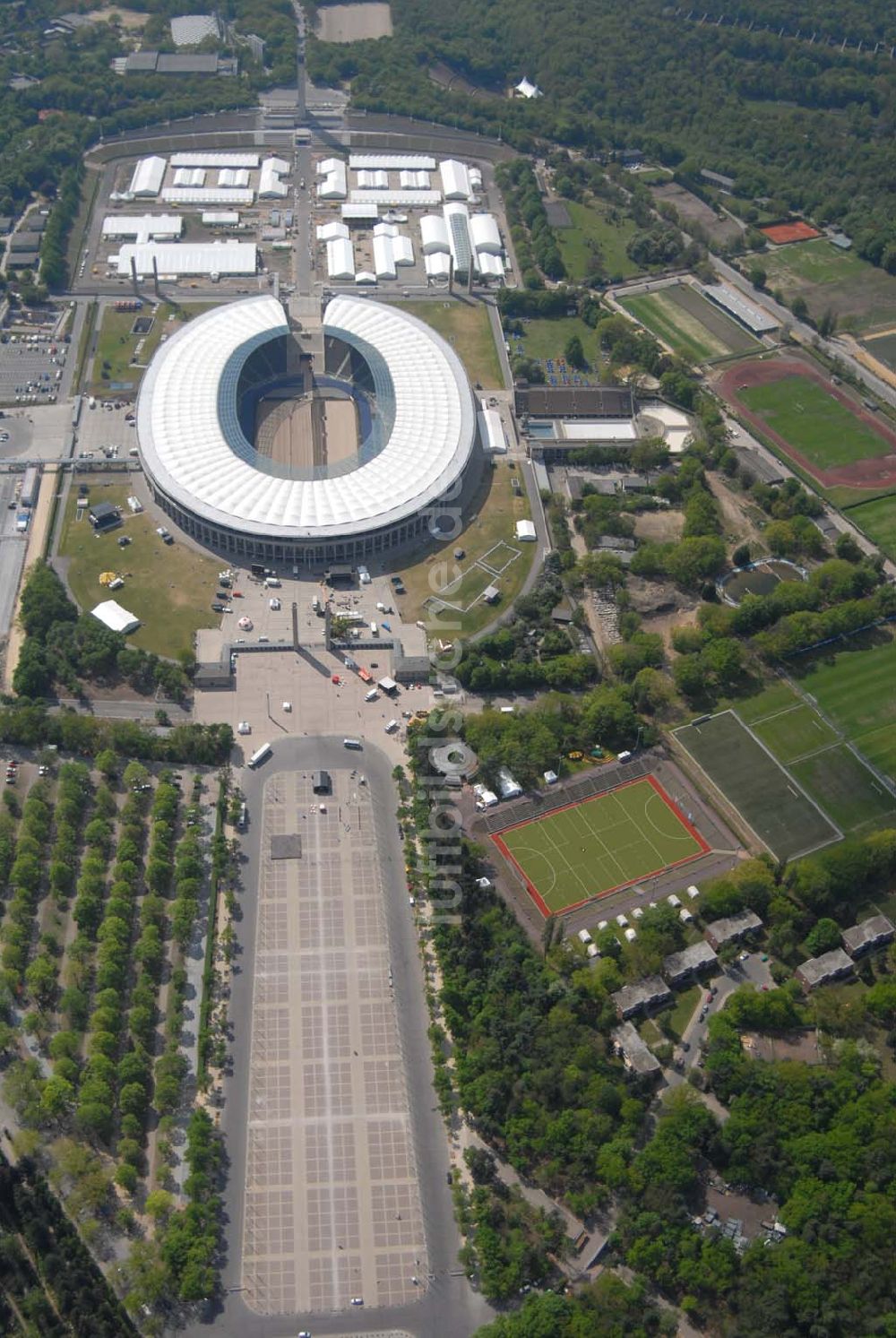 Luftaufnahme Berlin - Olympiastadion Berlin vor der Fußballweltmeisterschaft