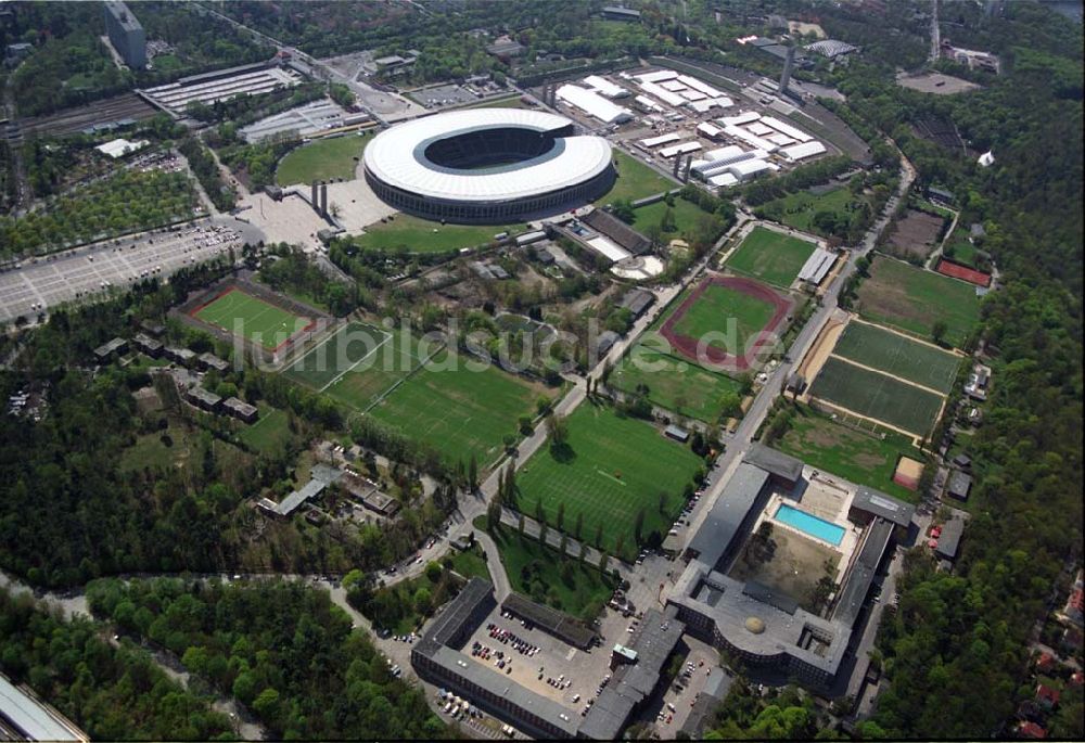 Luftaufnahme Berlin - Olympiastadion Berlin vor der Fußballweltmeisterschaft