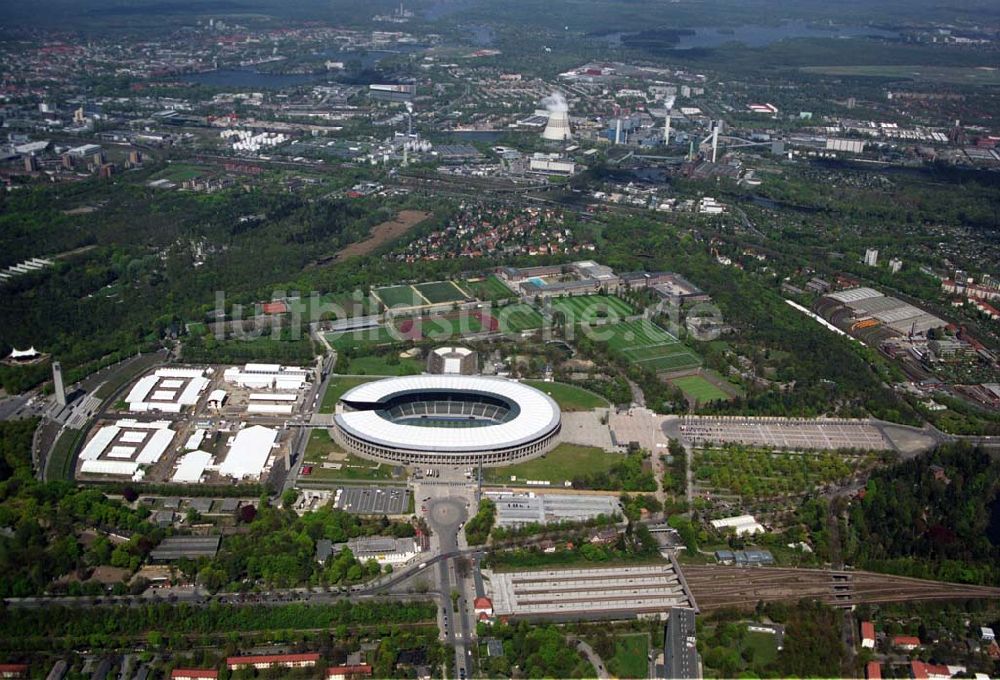 Berlin von oben - Olympiastadion Berlin vor der Fußballweltmeisterschaft