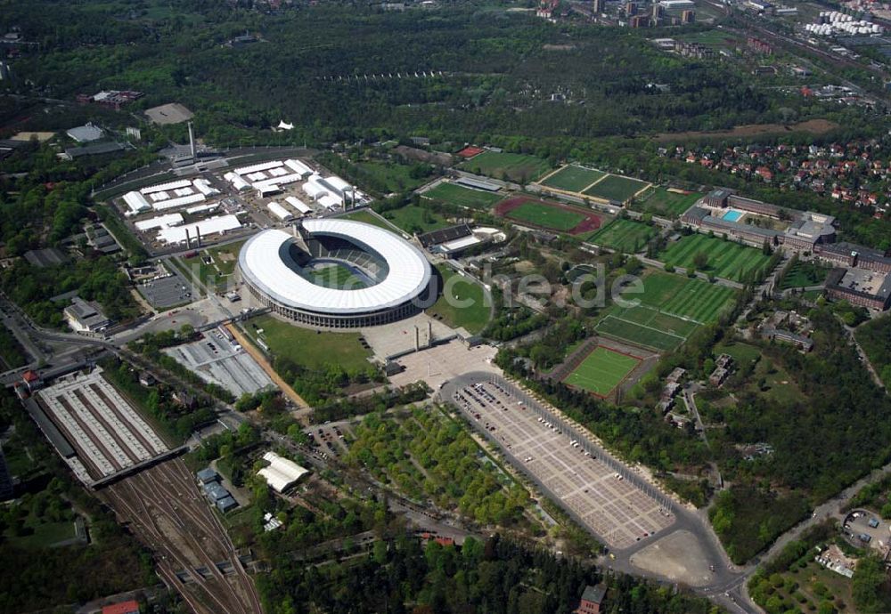 Berlin von oben - Olympiastadion Berlin vor der Fußballweltmeisterschaft