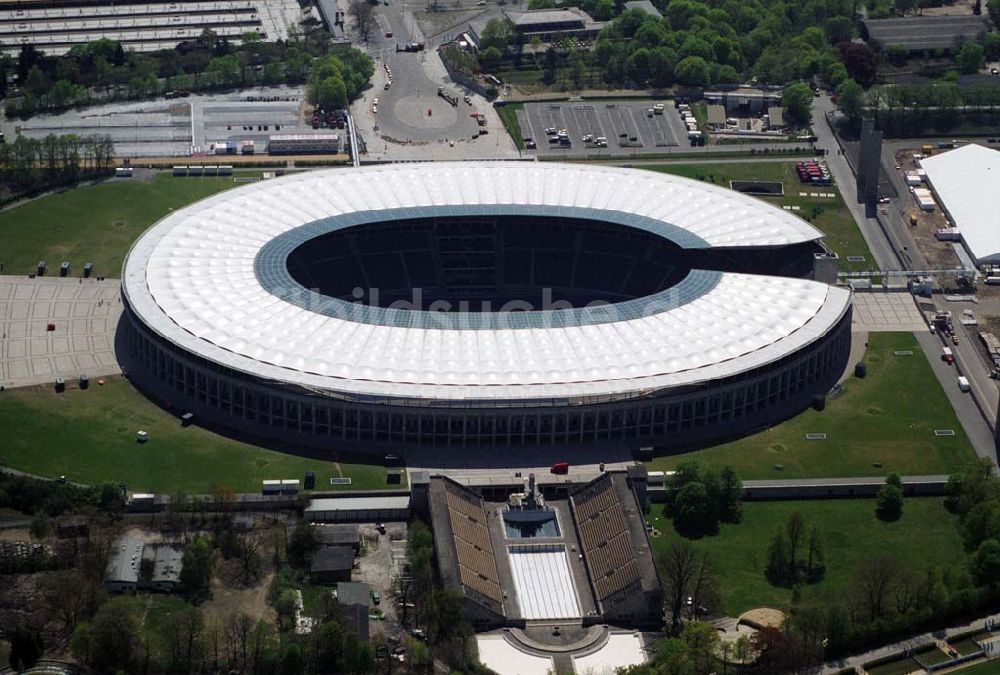 Berlin aus der Vogelperspektive: Olympiastadion Berlin vor der Fußballweltmeisterschaft