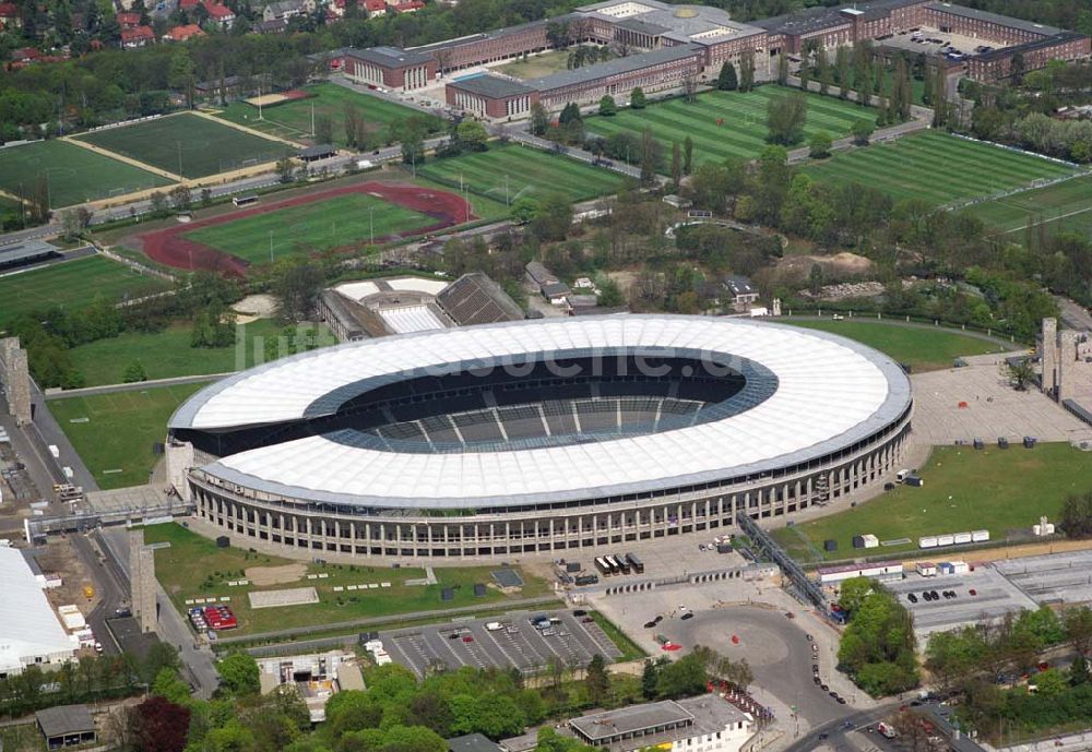 Berlin aus der Vogelperspektive: Olympiastadion Berlin vor der Fußballweltmeisterschaft