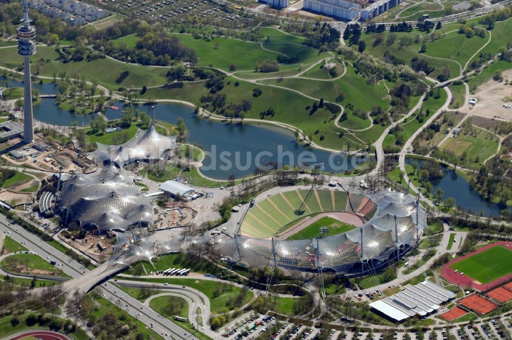 München von oben - Olympiastadion München im Bundesland Bayern