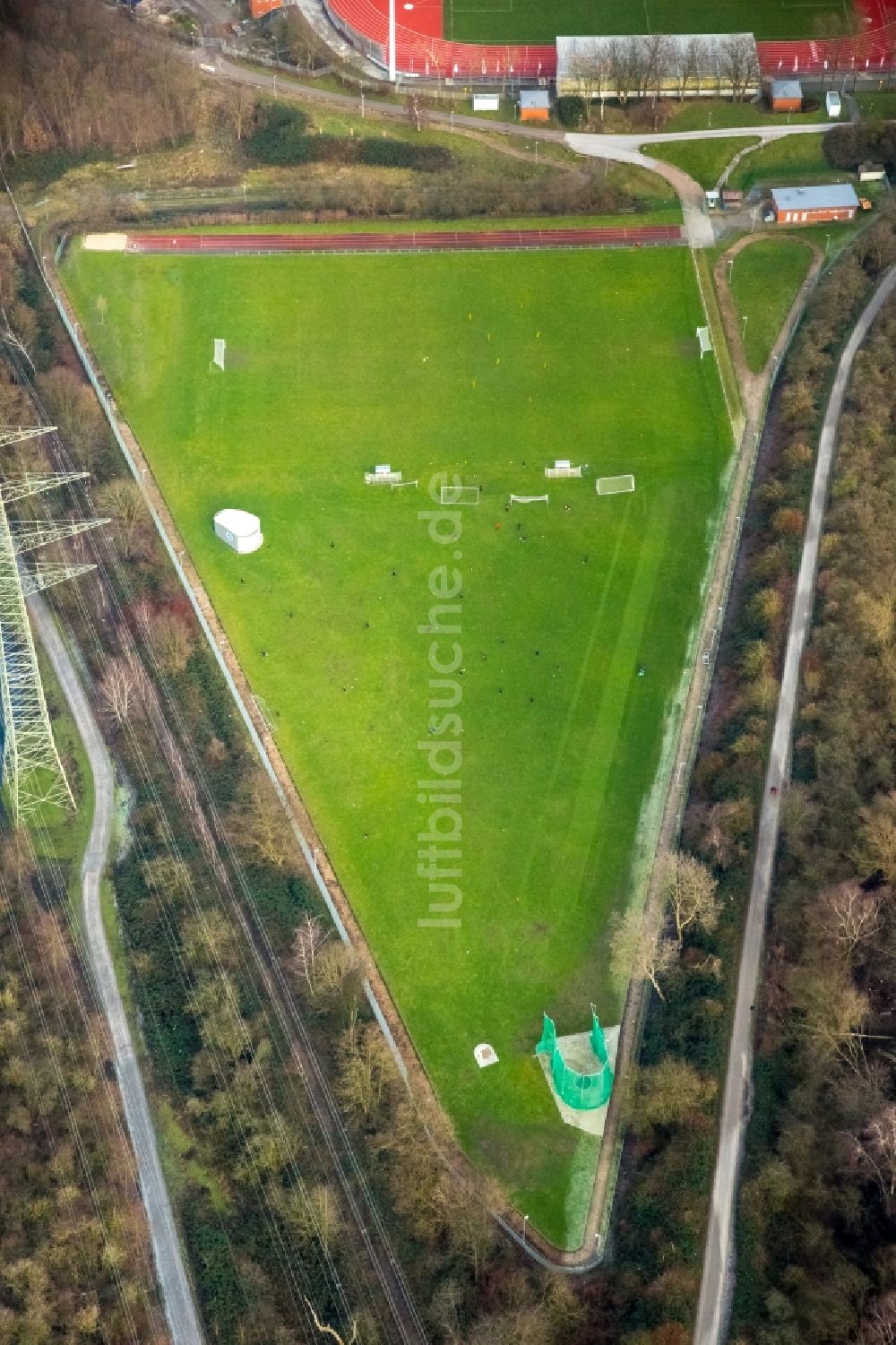 Luftaufnahme Bochum - Olympiastützpunkt mit Sporthallen und Internatsgebäude im Bochumer Stadtteil Wattenscheid im Bundesland Nordrhein-Westfalen