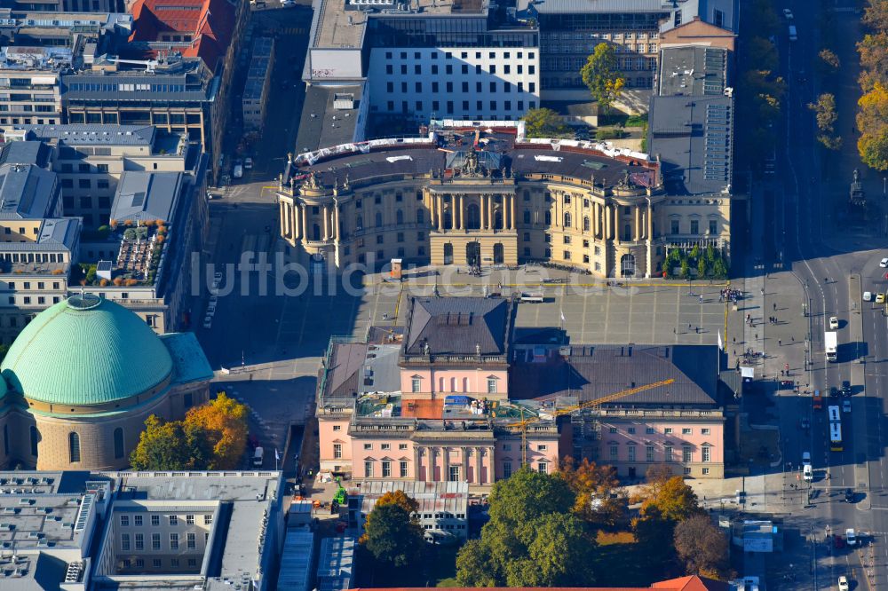 Berlin aus der Vogelperspektive: Opernhaus Staatsoper in Berlin, Deutschland