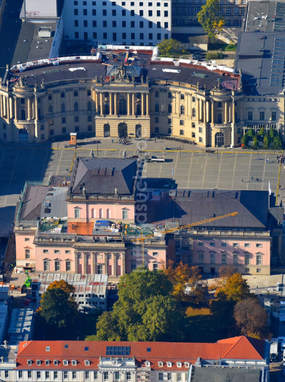 Luftaufnahme Berlin - Opernhaus Staatsoper in Berlin, Deutschland