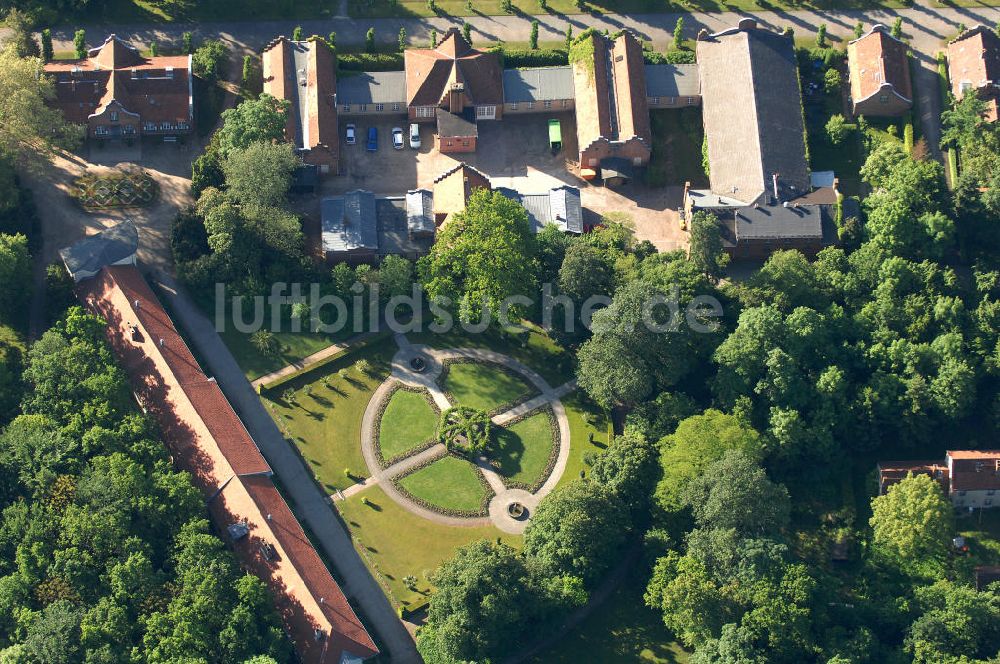 Potsdam von oben - Orangerie und Holländisches Etablissement im Neuen Garten