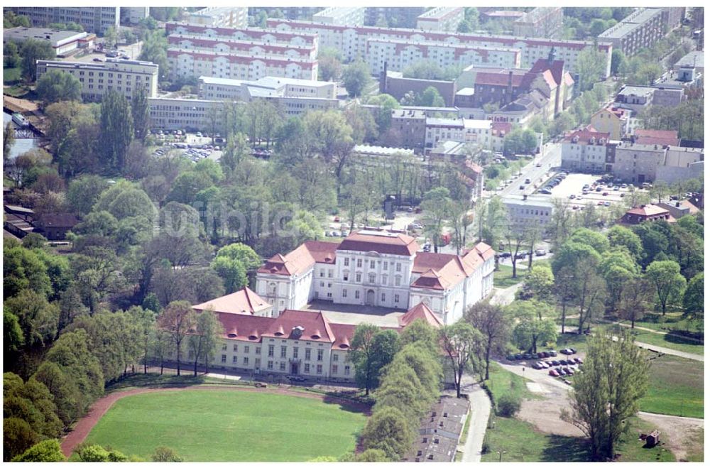 Oranienburg / BRB aus der Vogelperspektive: 28.04.2004 Oranienburg / BRB Schloß Oranienburg und Schlosspark von Nordwesten her