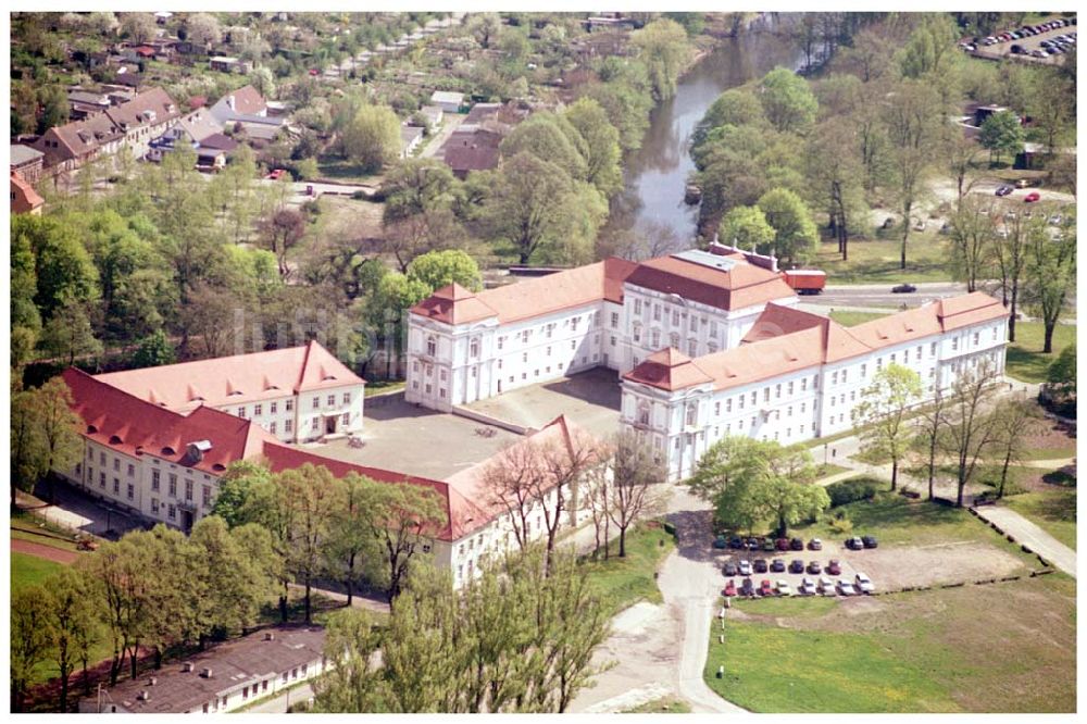 Luftbild Oranienburg / BRB - 28.04.2004 Oranienburg / BRB Schloß Oranienburg und Schlosspark von Nordwesten her