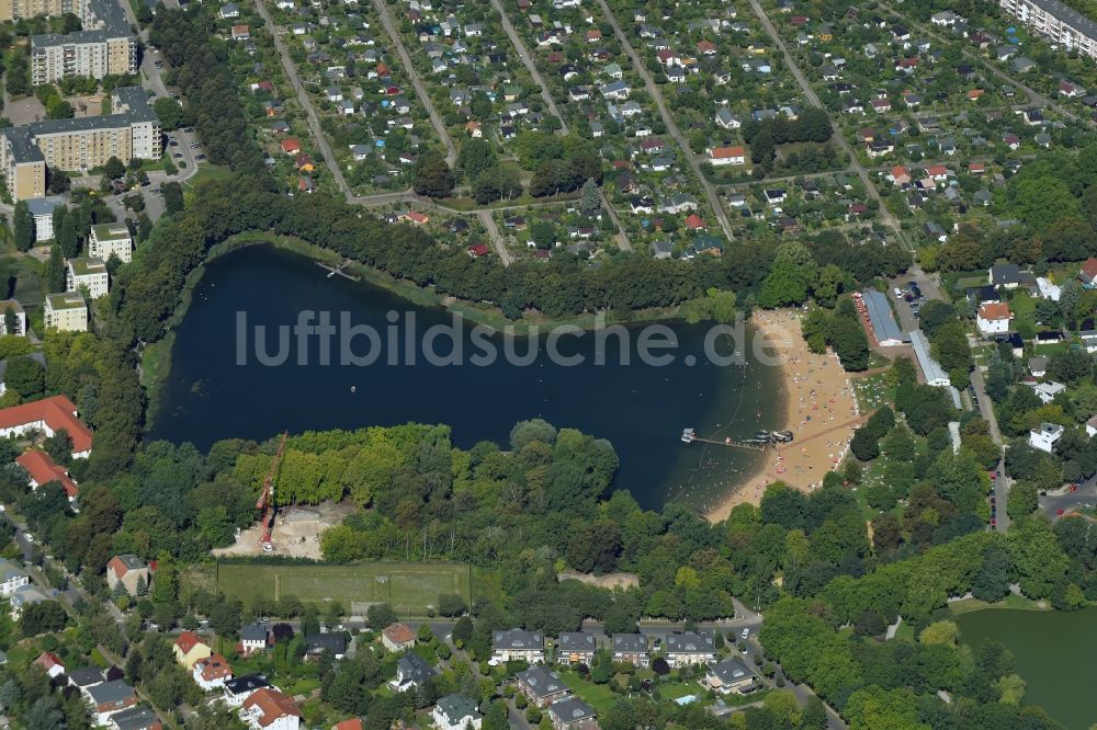 Berlin aus der Vogelperspektive: Orankesee und Strandbad im Ortsteil Alt-Hohenschönhausen im Bezirk Lichtenberg in Berlin