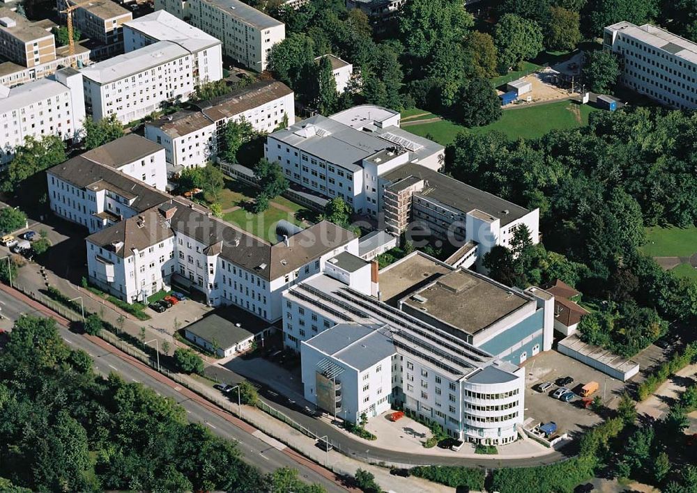 Frankfurt am Main von oben - Orthopädische Universitätsklinik Stiftung Friedrichsheim in der Marienburger Straße 2 in 60528 Frankfurt am Main.