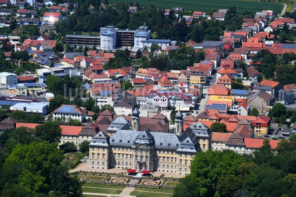 Werneck von oben - Orthopädisches Krankenhaus im Schloss Werneck in Werneck im Bundesland Bayern, Deutschland