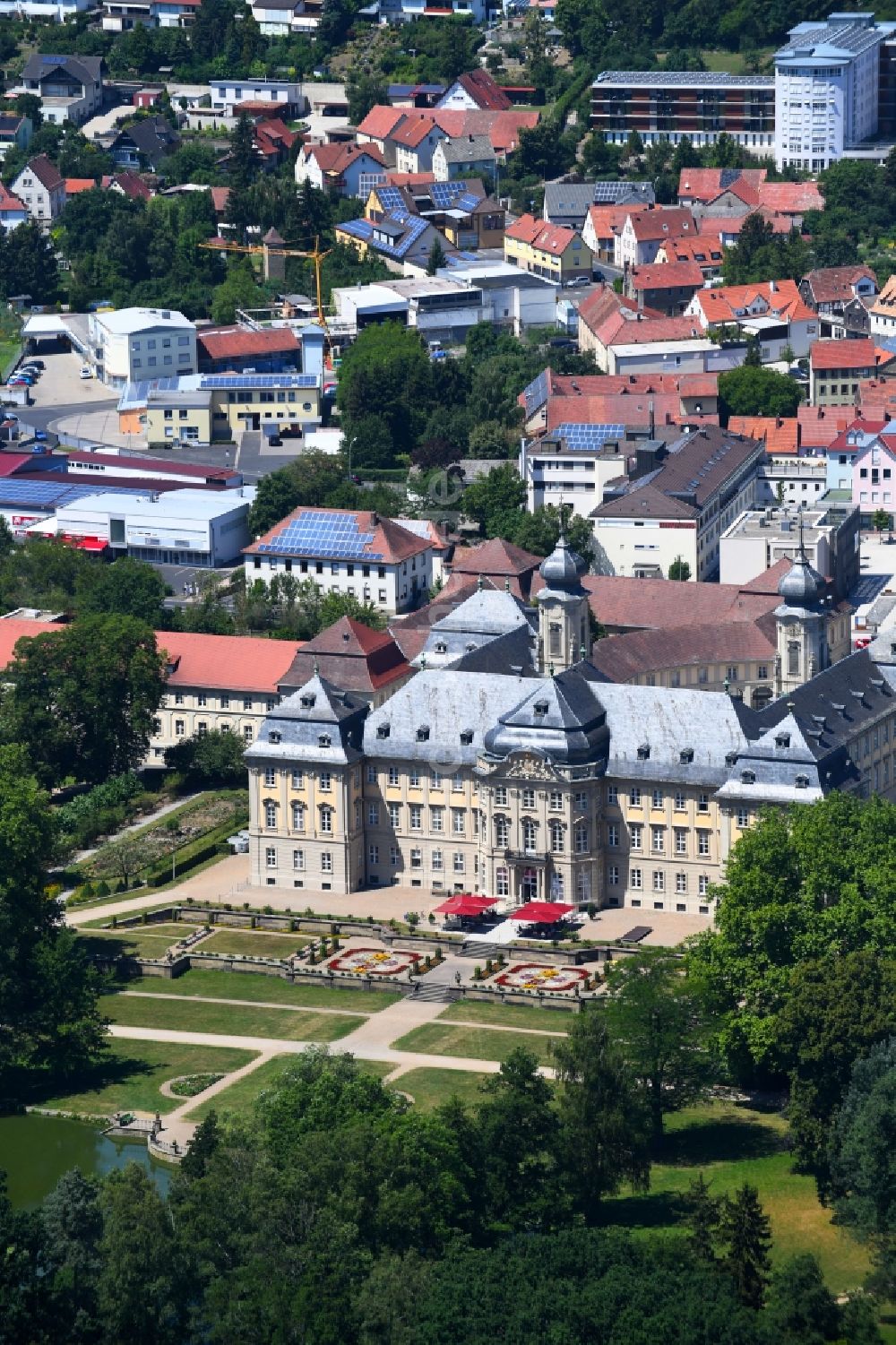 Werneck von oben - Orthopädisches Krankenhaus im Schloss Werneck in Werneck im Bundesland Bayern, Deutschland