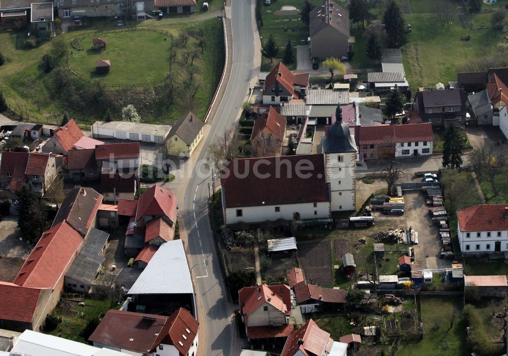 Luftaufnahme Döllstädt - Orts- Zentrum an der Kirche von Döllstädt im Bundesland Thüringen