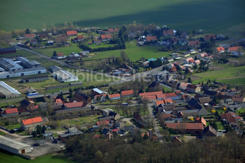 Stegelitz aus der Vogelperspektive: Orts- Zentrum von Stegelitz im Bundesland Sachsen-Anhalt