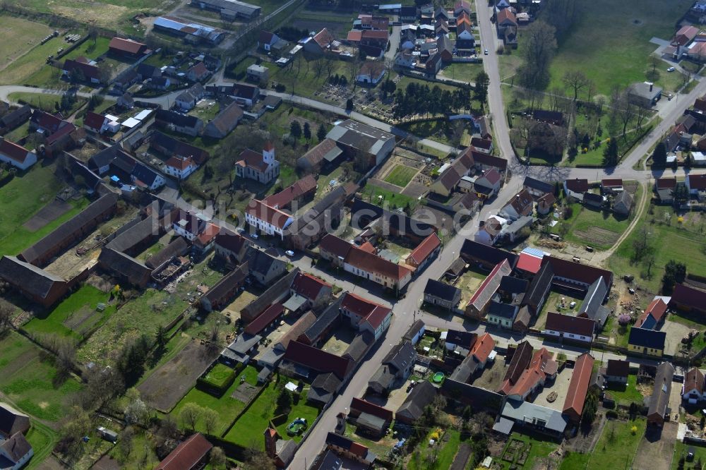 Tucheim von oben - Orts- Zentrum von Tucheim im Bundesland Sachsen-Anhalt