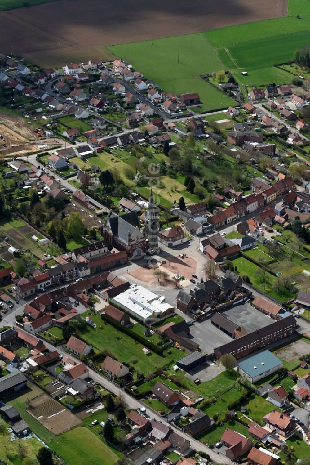 Luftaufnahme Ablain-Saint-Nazaire - Ortsansicht in Ablain-Saint-Nazaire in Nord-Pas-de-Calais Picardie, Frankreich