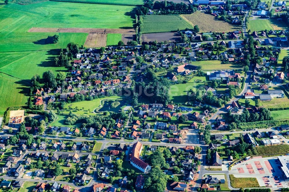 Ahlerstedt von oben - Ortsansicht in Ahlerstedt im Bundesland Niedersachsen, Deutschland