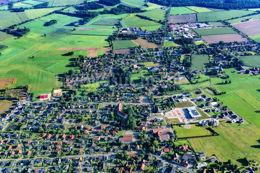 Ahlerstedt aus der Vogelperspektive: Ortsansicht in Ahlerstedt im Bundesland Niedersachsen, Deutschland