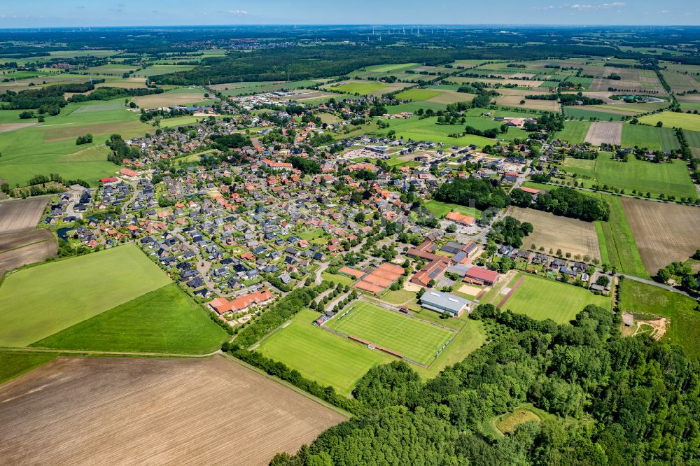 Ahlerstedt von oben - Ortsansicht in Ahlerstedt im Bundesland Niedersachsen, Deutschland