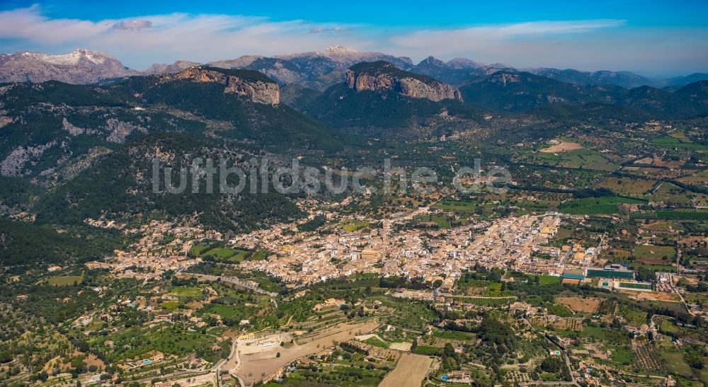 Luftaufnahme Alaro - Ortsansicht in Alaró in Balearische Insel Mallorca, Spanien