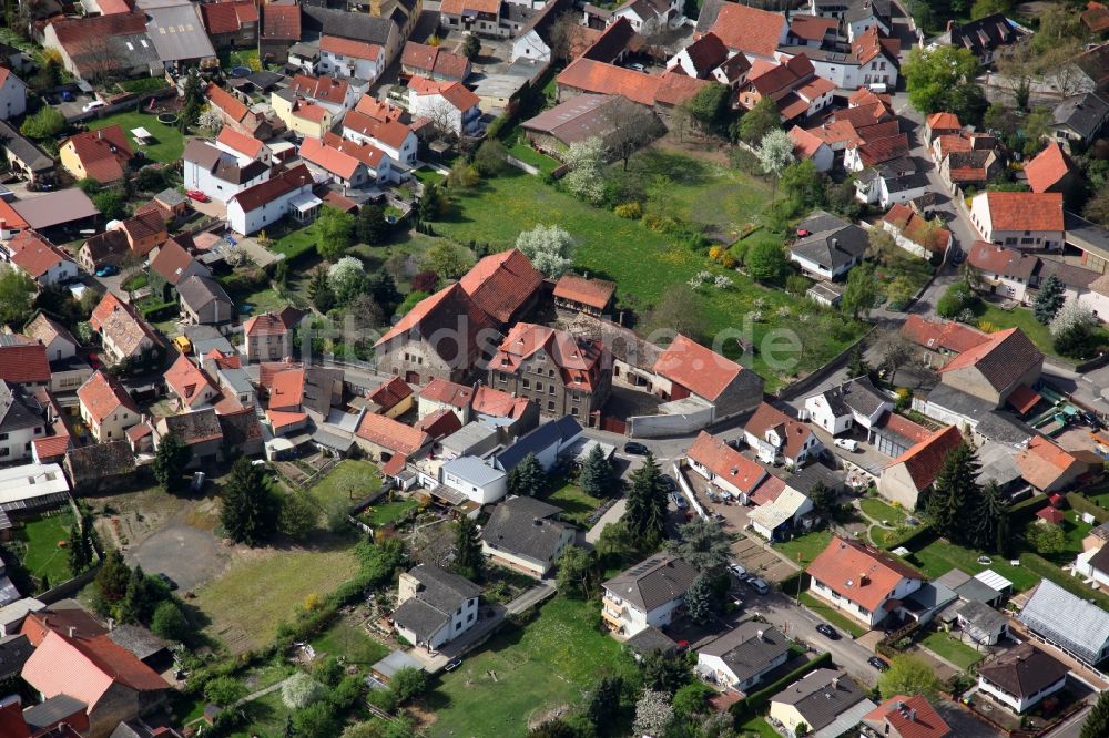 Alsheim von oben - Ortsansicht von Alsheim in der Verbandsgemeinde Eich im Bundesland Rheinland-Pfalz