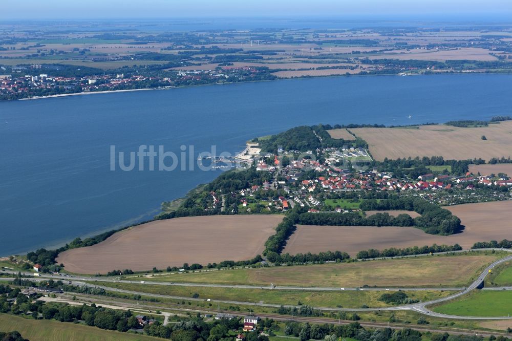 Altefähr von oben - Ortsansicht in Altefähr im Bundesland Mecklenburg-Vorpommern