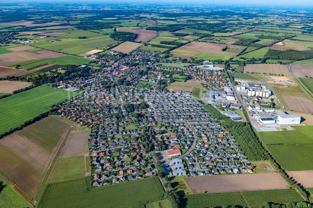 Apensen von oben - Ortsansicht in Apensen im Bundesland Niedersachsen, Deutschland