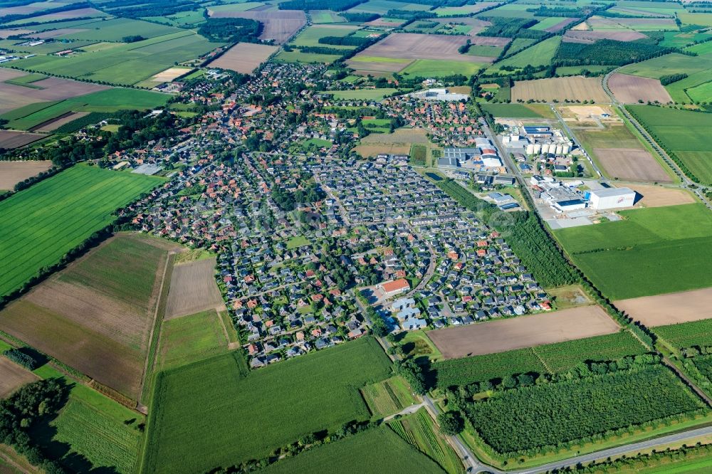 Apensen aus der Vogelperspektive: Ortsansicht in Apensen im Bundesland Niedersachsen, Deutschland