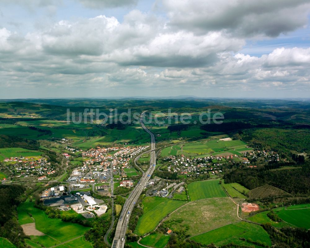 Luftbild Kirchheim - Ortsansicht an der Autobahn BAB A7 in Kirchheim im Bundesland Hessen, Deutschland