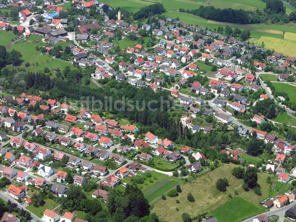 Luftaufnahme Bad Kreuthof (Jagstzell) / Baden-Württemberg - Ortsansicht von Bad Kreuthof (Jagstzell) mit Eisenbahnlinie am östlichen Stadtrand