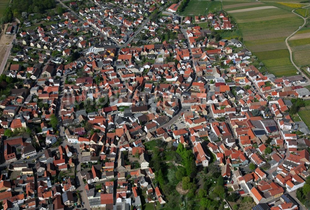 Bechtheim aus der Vogelperspektive: Ortsansicht von Bechtheim ist eine Ortsgemeinde im Landkreis Alzey-Worms in Rheinland-Pfalz