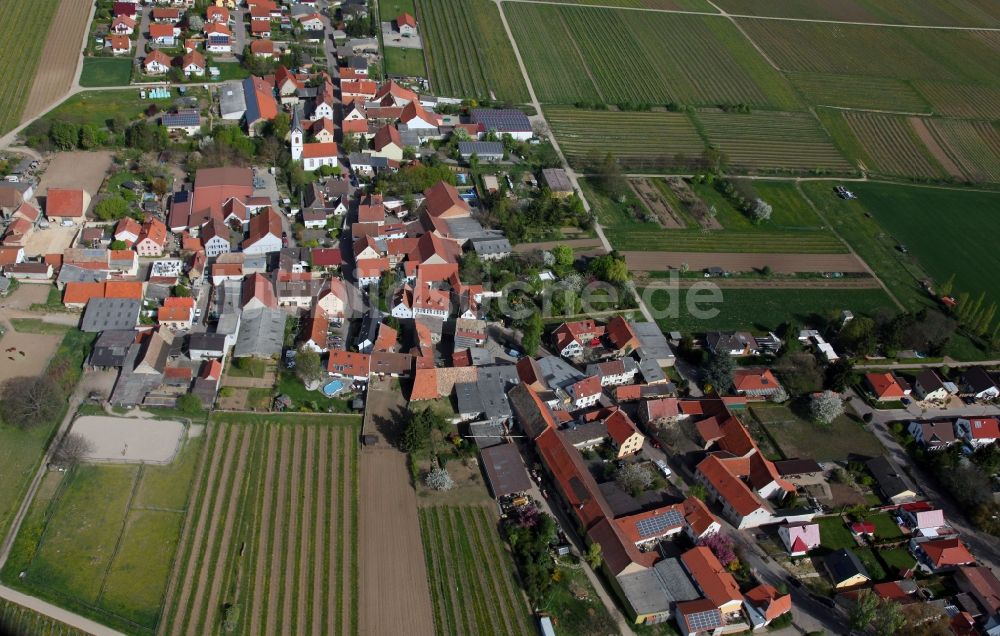 Luftaufnahme Bermersheim - Ortsansicht von Bermersheim ist eine Ortsgemeinde im Landkreis Alzey-Worms in Rheinland-Pfalz