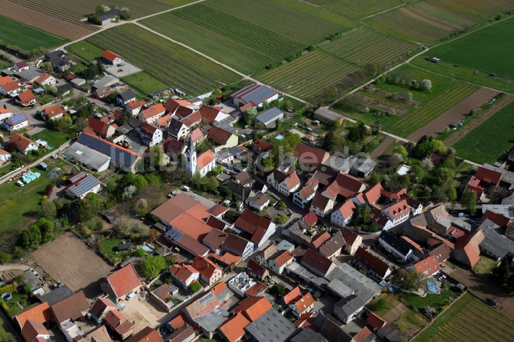 Bermersheim aus der Vogelperspektive: Ortsansicht von Bermersheim ist eine Ortsgemeinde im Landkreis Alzey-Worms in Rheinland-Pfalz