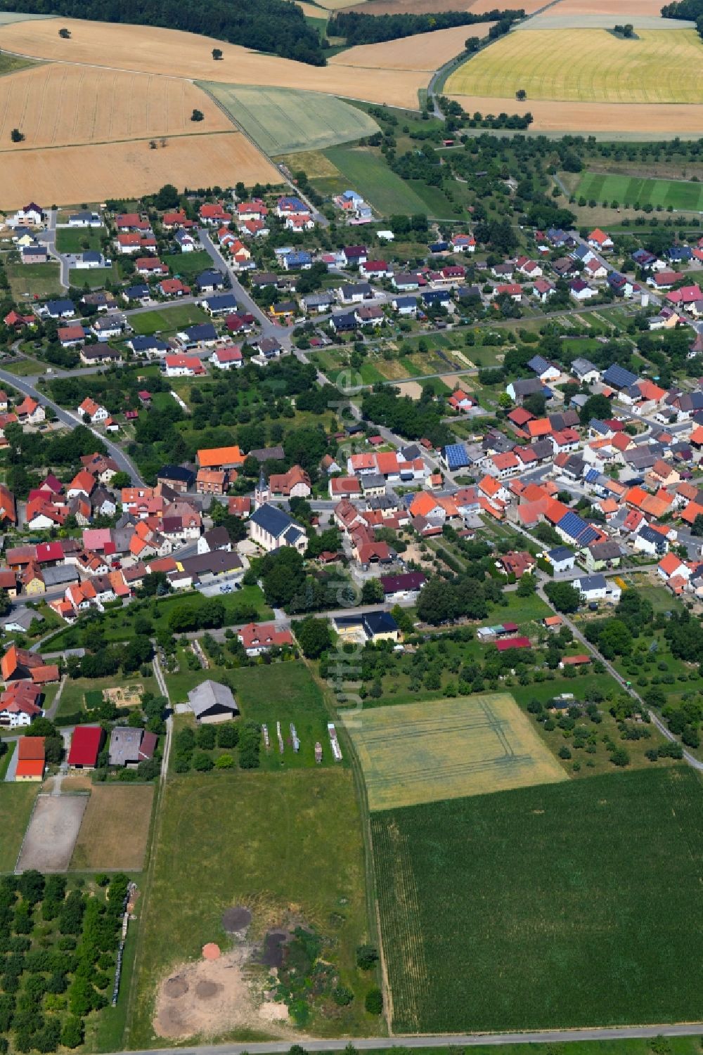 Berolzheim aus der Vogelperspektive: Ortsansicht in Berolzheim im Bundesland Baden-Württemberg, Deutschland