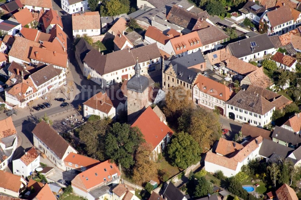 Billigheim-Ingenheim aus der Vogelperspektive: Ortsansicht in Billigheim-Ingenheim im Bundesland Rheinland-Pfalz