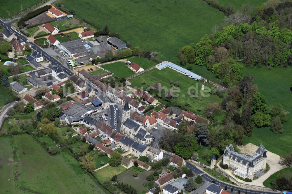 Blet aus der Vogelperspektive: Ortsansicht in Blet in Centre-Val de Loire, Frankreich