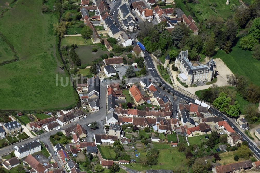 Blet aus der Vogelperspektive: Ortsansicht in Blet in Centre-Val de Loire, Frankreich