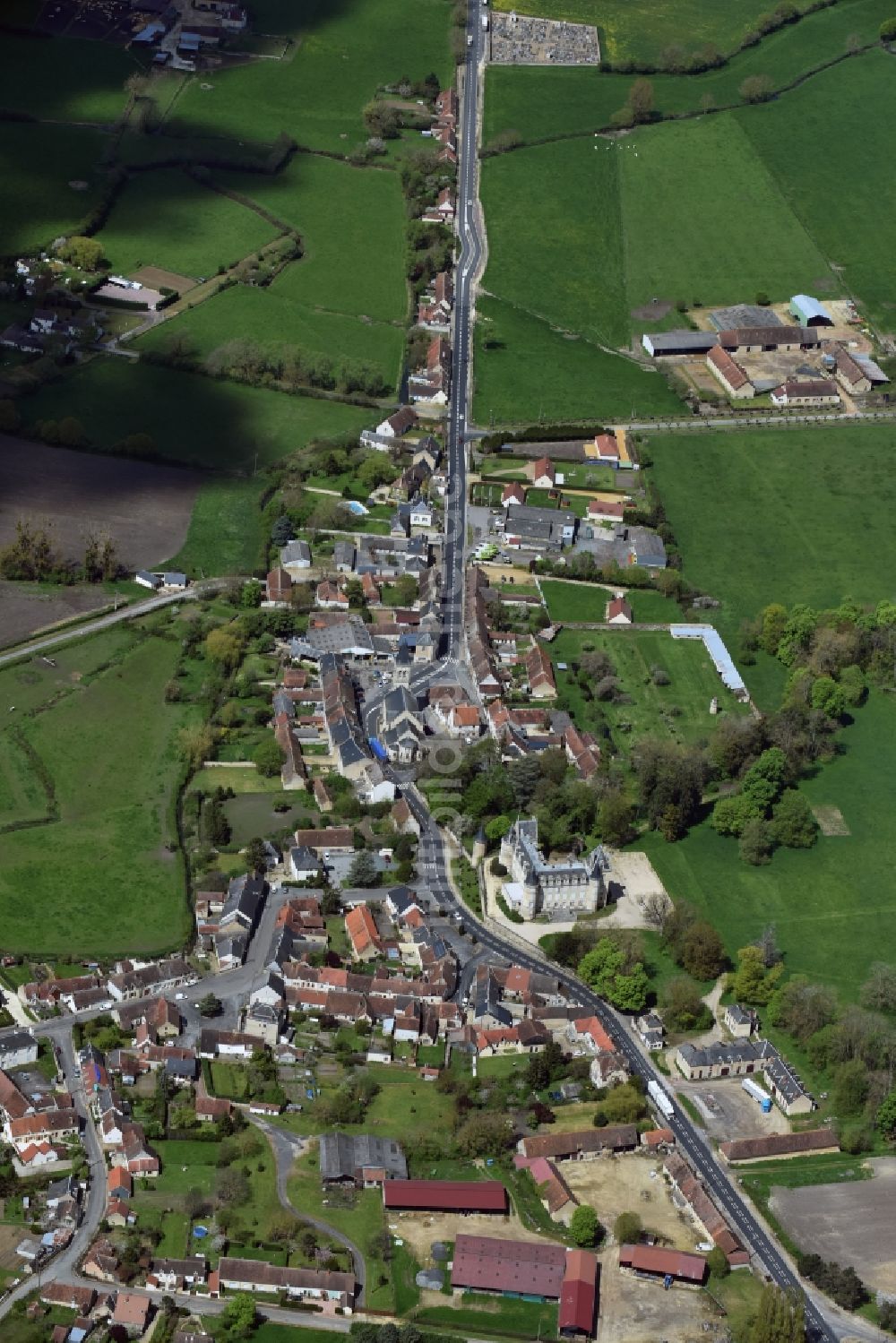 Luftaufnahme Blet - Ortsansicht in Blet in Centre-Val de Loire, Frankreich