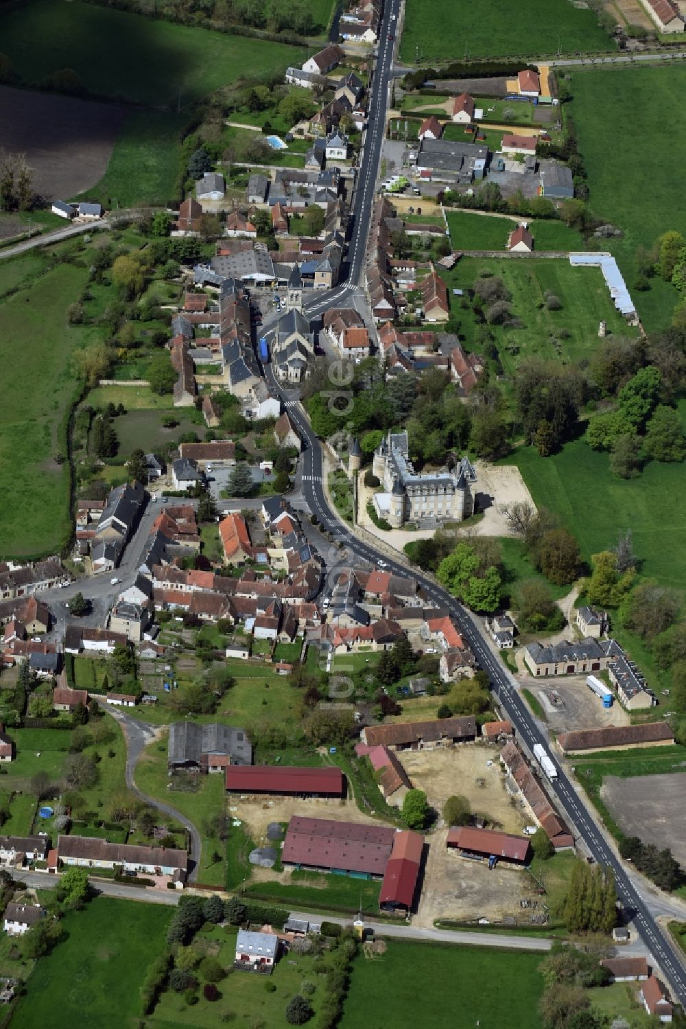 Blet von oben - Ortsansicht in Blet in Centre-Val de Loire, Frankreich