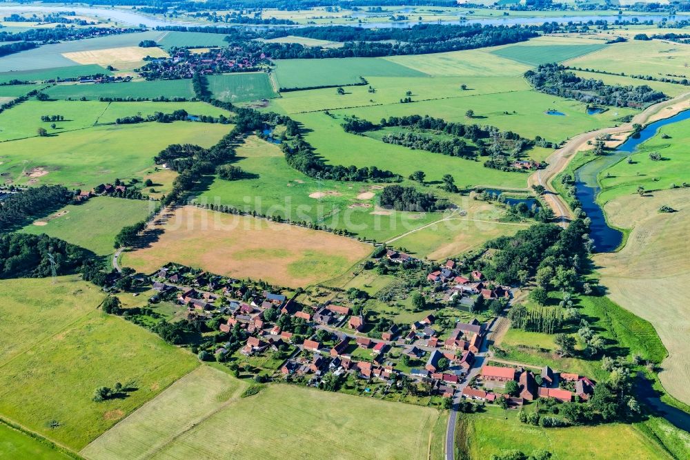 Bälow aus der Vogelperspektive: Ortsansicht in Bälow an der Elbe im Bundesland Brandenburg, Deutschland