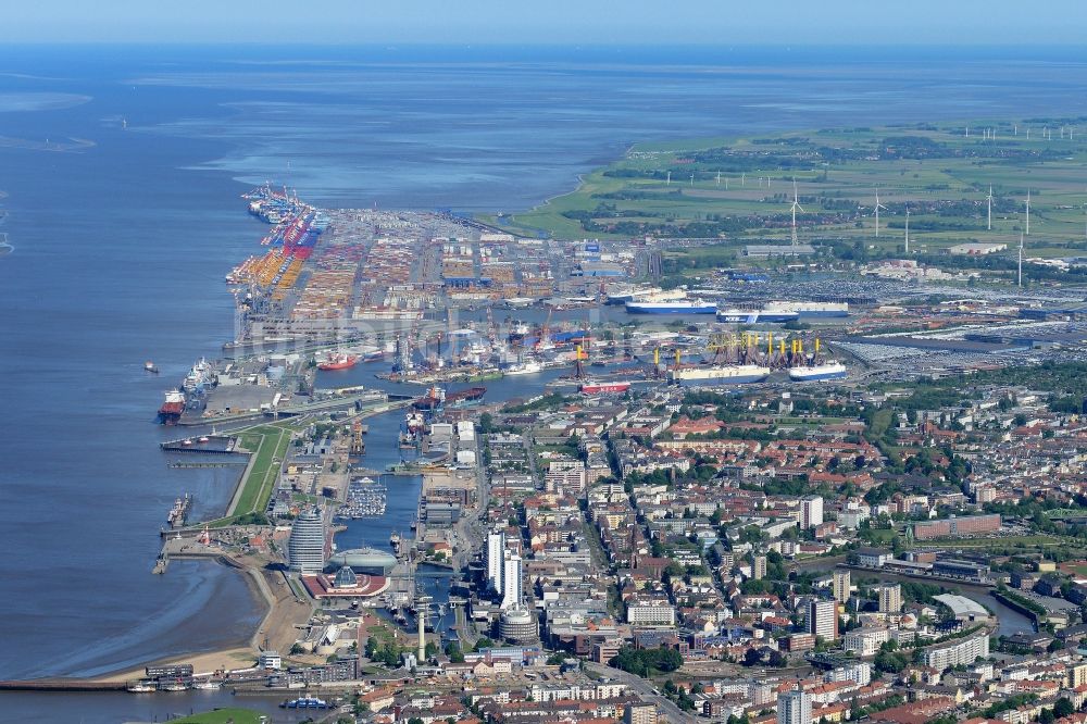 Bremerhaven von oben - Ortsansicht von Bremerhaven mit Stadtbremischem Überseehafen in der Weser- Mündung im Bundesland Bremen